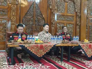 Paku Buwono XIV Purbaya Ditunjuk Jadi Pembina GRIB Jaya Jateng, Keraton Solo Tegaskan Sikap Netral Paku Buwono XIV Purbaya Ditunjuk Jadi Pembina GRIB Jaya Jateng, Keraton Solo Tegaskan Sikap Netral