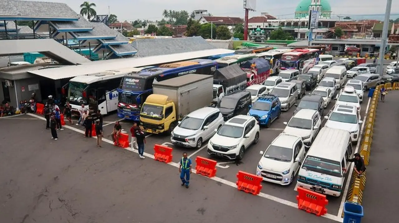 Lonjakan Penumpang dan Kendaraan ke Bali saat Libur Natal 2025, ASDP Catat Peningkatan Signifikan Lonjakan Penumpang dan Kendaraan ke Bali saat Libur Natal 2025, ASDP Catat Peningkatan Signifikan