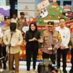 Kapolri Jenderal Listyo Sigit Prabowo Tinjau Kesiapan Pengamanan Nataru di Stasiun Senen Kapolri Jenderal Listyo Sigit Prabowo Tinjau Kesiapan Pengamanan Nataru di Stasiun Senen