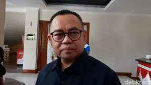 Kejagung Periksa Mantan Menteri ESDM Sudirman Said Terkait Dugaan Korupsi Petral Kejagung Periksa Mantan Menteri ESDM Sudirman Said Terkait Dugaan Korupsi Petral