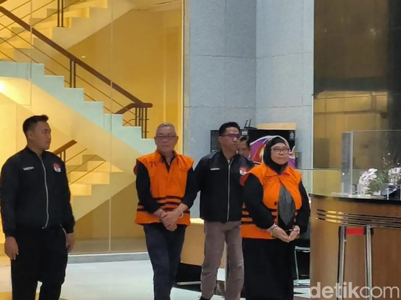 Dua Terdakwa Baru Kasus Korupsi LNG Didakwa Rugikan Negara USD 113 Juta Dua Terdakwa Baru Kasus Korupsi LNG Didakwa Rugikan Negara USD 113 Juta