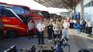 Kapolri Ingatkan Sopir Bus Nataru: Jangan Paksakan Diri, Keselamatan Penumpang Prioritas Utama Kapolri Ingatkan Sopir Bus Nataru: Jangan Paksakan Diri, Keselamatan Penumpang Prioritas Utama
