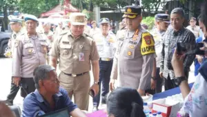 Jelang Nataru, Polisi Periksa Kesehatan Sopir Bus di Terminal Tanjung Priok