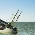 Tiga Nelayan Indonesia Terombang-ambing Dua Hari di Perairan Selangor Pasca Perahu Terbalik