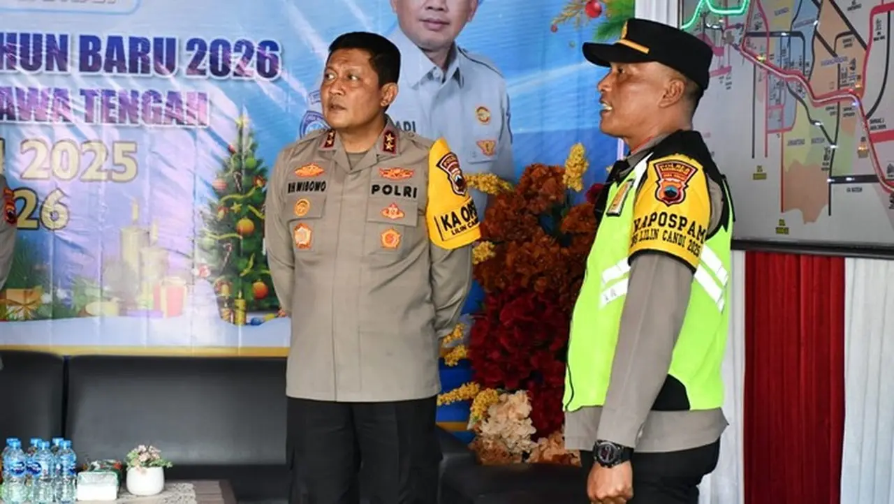Kapolda Jateng Tinjau Pos Tawangmangu, Pastikan Kelancaran dan Keamanan Libur Nataru