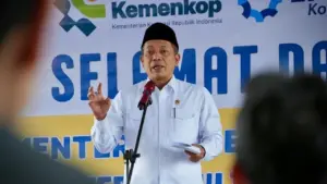Menkop Ferry Juliantono Dorong Koperasi Peternakan Bangun Industri Pengolahan Susu UHT