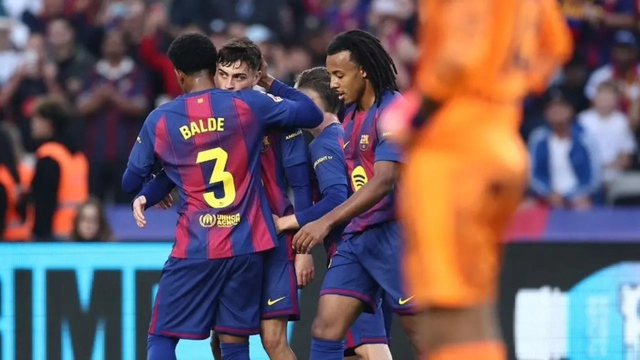 Pedri Ingin Barcelona Raih Quadruple Meski Terluka Akibat Kartu Merah di El Clasico Pedri Ingin Barcelona Raih Quadruple Meski Terluka Akibat Kartu Merah di El Clasico