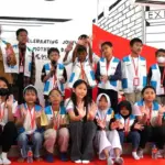 17 Anak Pejuang Kanker Ceria Bermain dan Belajar Menjadi Karyawan Alfamart