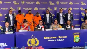 Tiga Pria Ditangkap di Jakarta atas Praktik Pengoplosan Gas Subsidi 3 Kg ke Tabung 12 dan 50 Kg