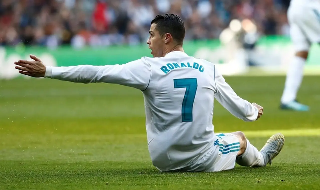 Vinicius Junior Dicemooh Suporter Madrid, Cristiano Ronaldo Pernah Alami Hal Serupa