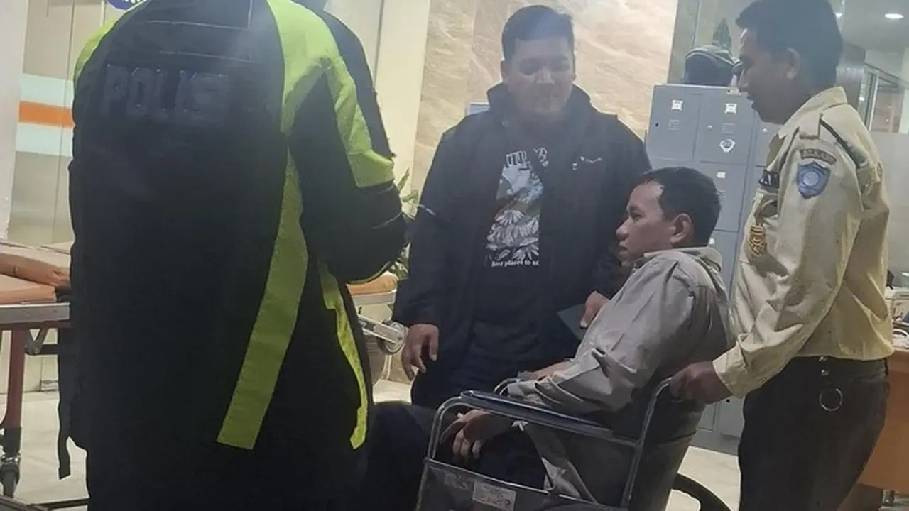 Pengemudi Avanza Lawan Arah di Bekasi Diamuk Massa Setelah Seret Pemotor Pengemudi Avanza Lawan Arah di Bekasi Diamuk Massa Setelah Seret Pemotor