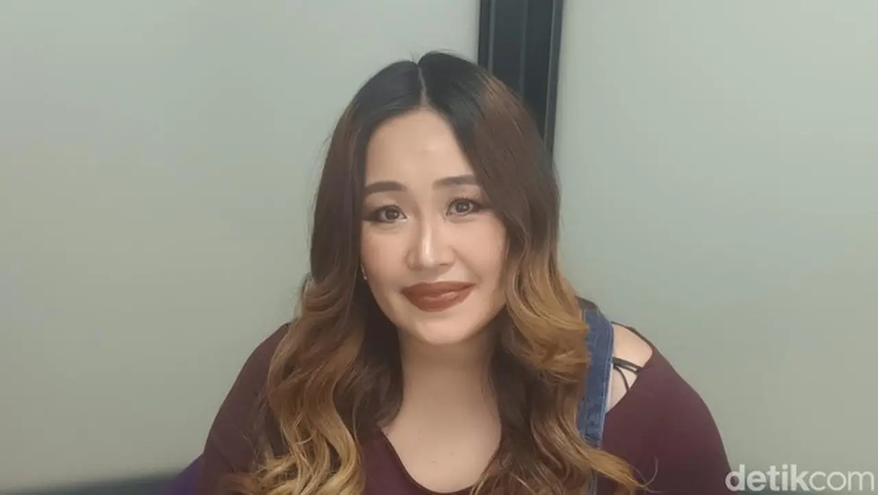 Perjuangan Pinkan Mambo: Anak Idap Lemah Otot Jantung, Berobat ke Singapura Berbuah Mukjizat Perjuangan Pinkan Mambo: Anak Idap Lemah Otot Jantung, Berobat ke Singapura Berbuah Mukjizat