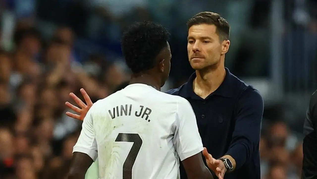 Vinicius Junior Protes ke Xabi Alonso: “Bola Harus Dioper pada Saya!”