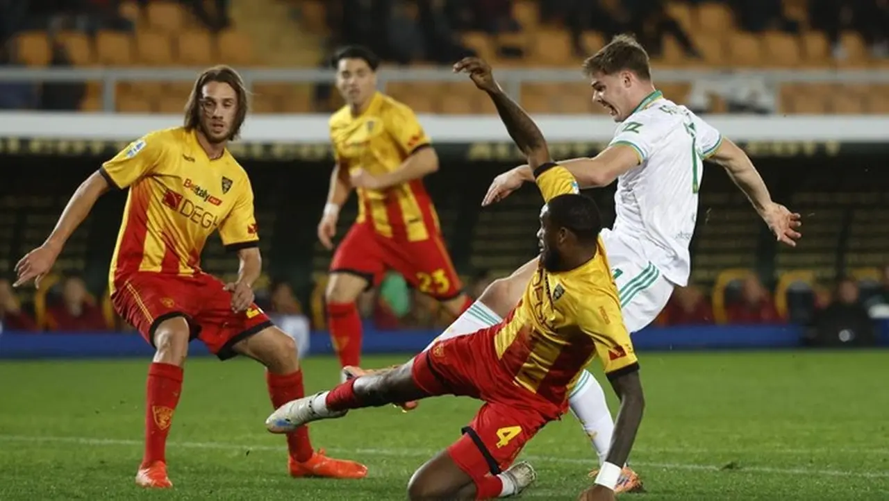 AS Roma Bangkit di Kandang Lecce, Ferguson dan Dovbyk Cetak Gol Kemenangan 2-0