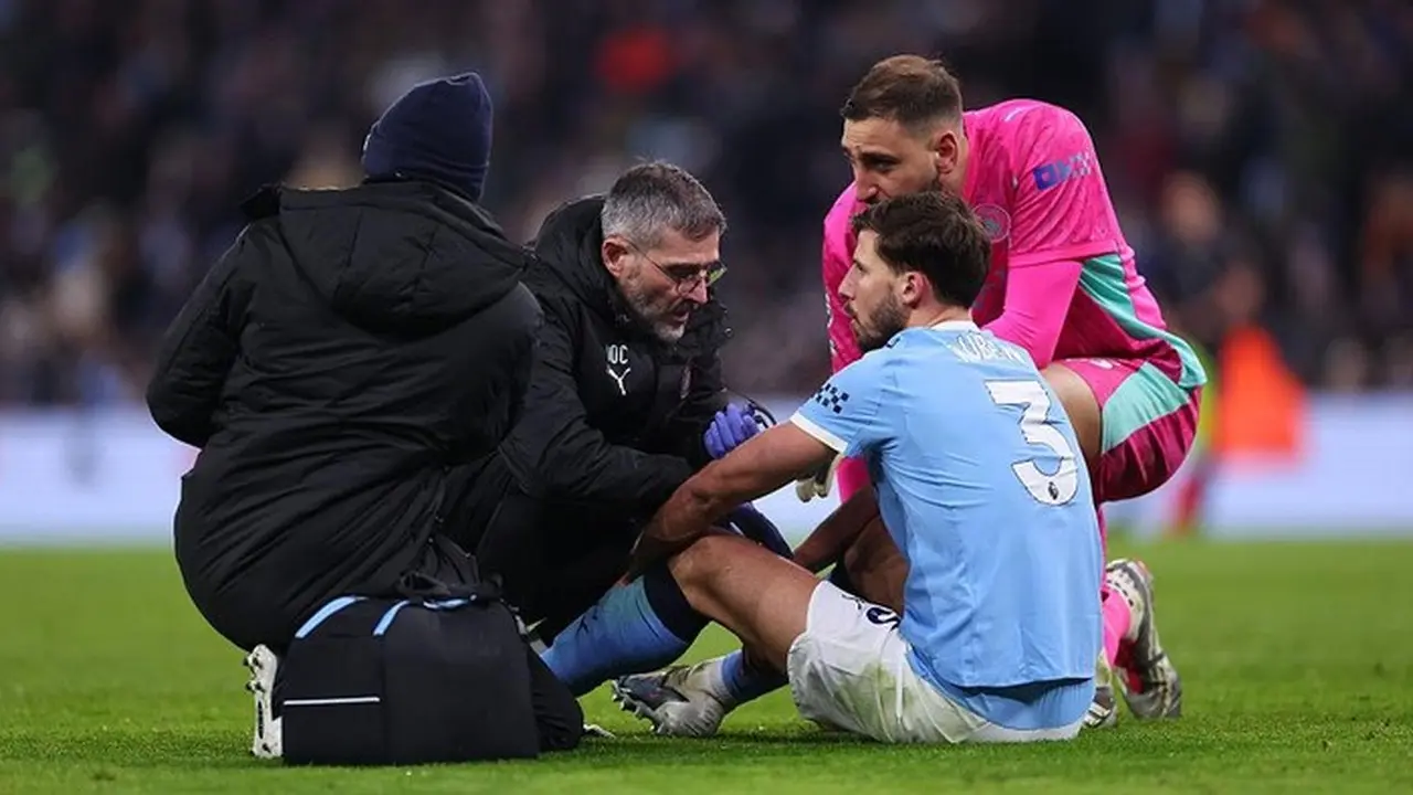 Pep Guardiola Ungkap Ruben Dias Absen 6 Pekan, Tiga Bek Kunci Man City Cedera Pep Guardiola Ungkap Ruben Dias Absen 6 Pekan, Tiga Bek Kunci Man City Cedera
