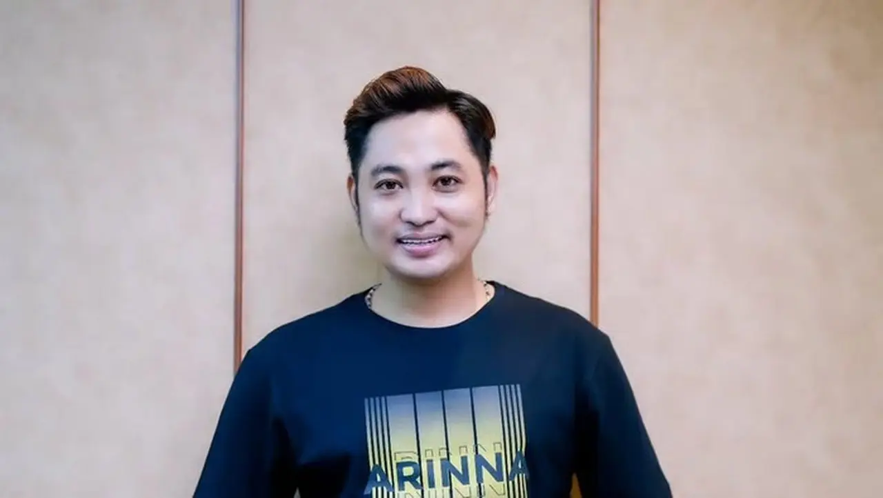 Tok! Irwan DA 2 Resmi Bercerai dengan Siham, Hak Asuh Anak Jatuh ke Ibu Tok! Irwan DA 2 Resmi Bercerai dengan Siham, Hak Asuh Anak Jatuh ke Ibu