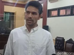 Jonathan Frizzy Hirup Udara Bebas Hari Ini Berkat Cuti Bersyarat Jonathan Frizzy Hirup Udara Bebas Hari Ini Berkat Cuti Bersyarat