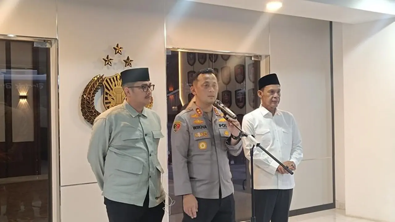 Kapolres Bogor Minta Pemda Atasi Titik Rawan Laka Akibat Minimnya Penerangan Jalan Kapolres Bogor Minta Pemda Atasi Titik Rawan Laka Akibat Minimnya Penerangan Jalan