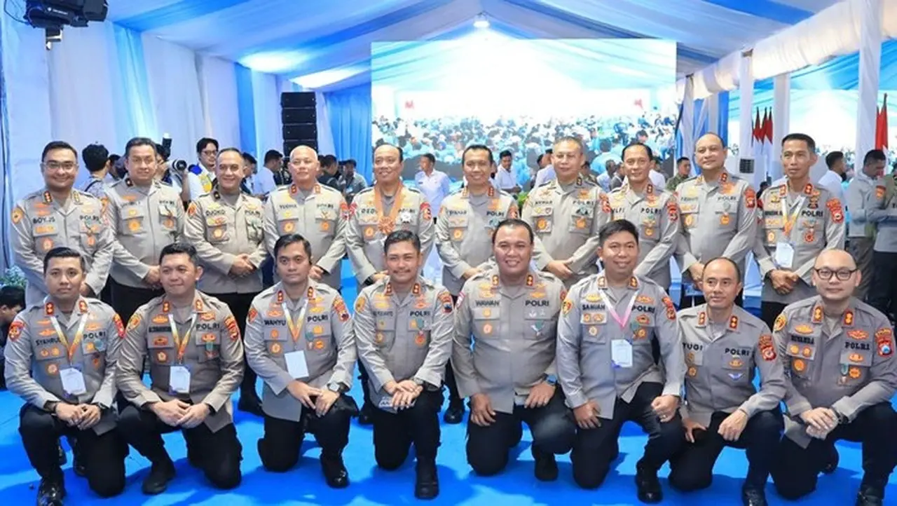 Presiden Prabowo Anugerahi Satyalancana Wira Karya kepada 9 Kapolres atas Dedikasi Swasembada Pangan 2025 Presiden Prabowo Anugerahi Satyalancana Wira Karya kepada 9 Kapolres atas Dedikasi Swasembada Pangan 2025