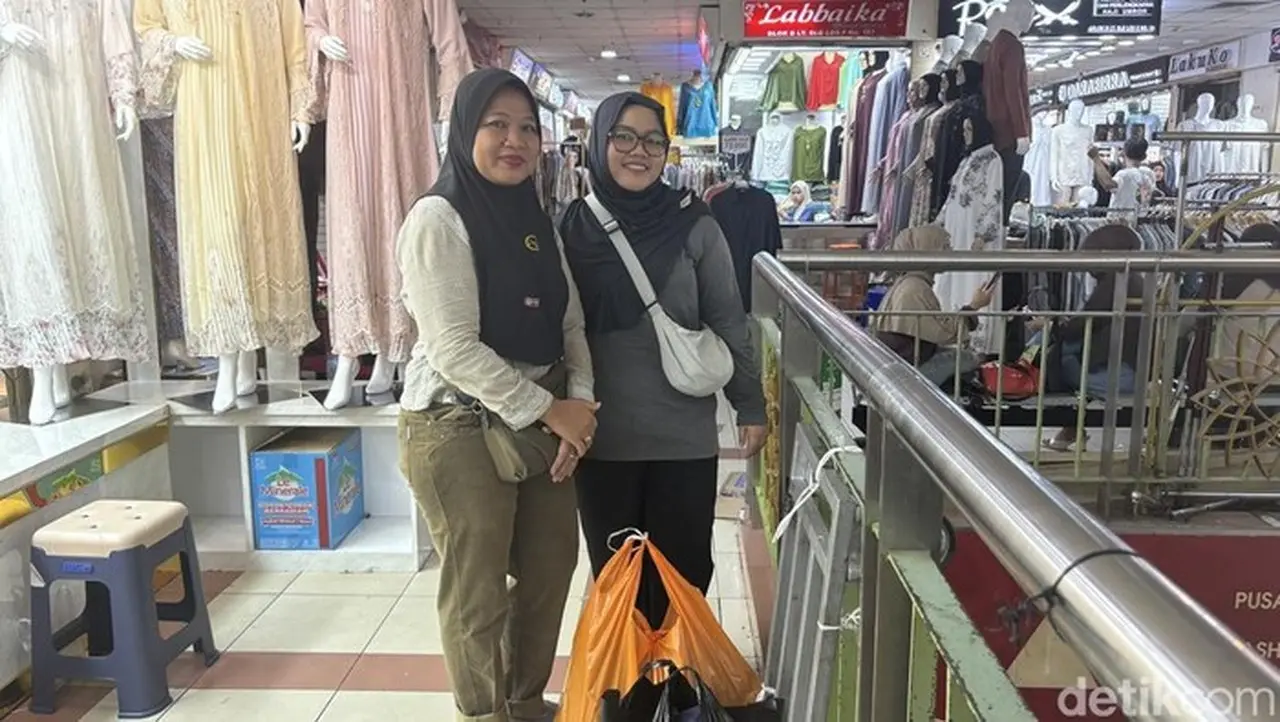 Cerita Tini Berburu Baju Lebaran di Tanah Abang Demi Harga Murah Jauh Hari Cerita Tini Berburu Baju Lebaran di Tanah Abang Demi Harga Murah Jauh Hari