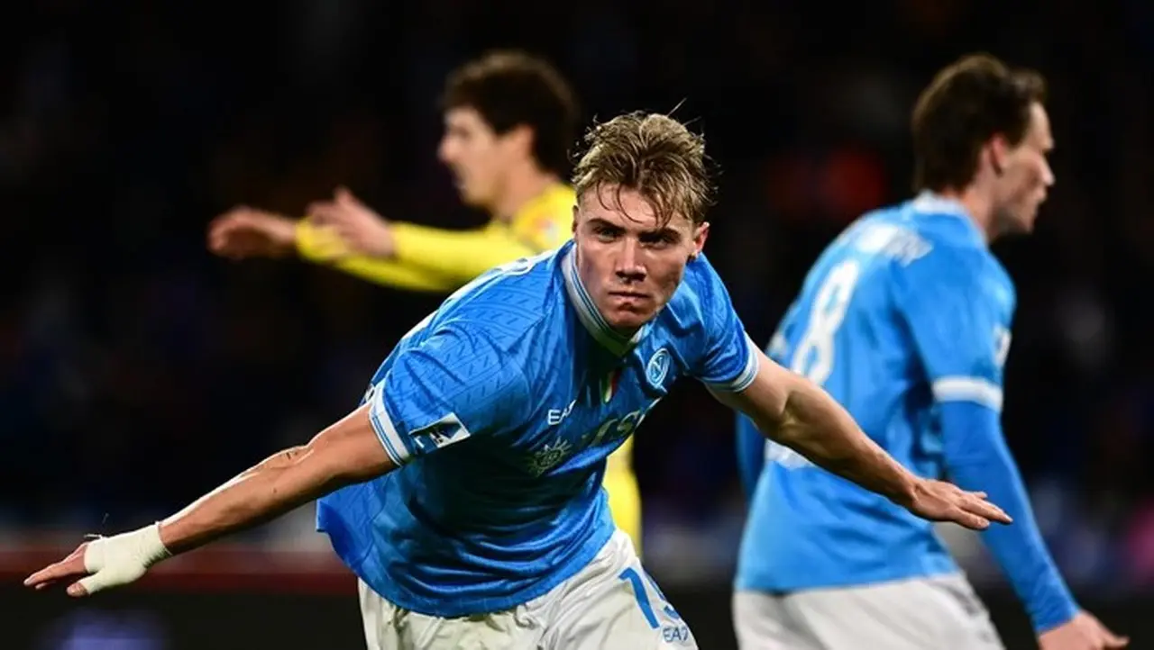 Napoli Ditahan Imbang Verona 2-2, Gol Hojlund Dianulir VAR Napoli Ditahan Imbang Verona 2-2, Gol Hojlund Dianulir VAR