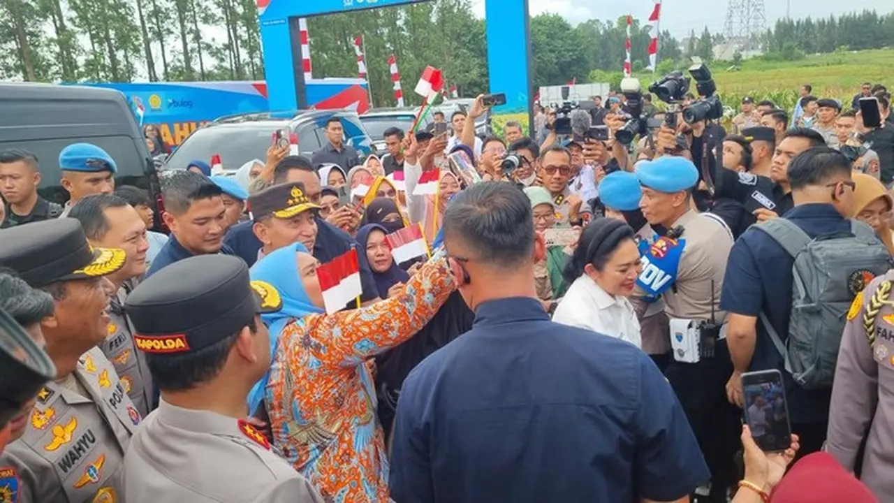 Mentan Amran, Kapolri Listyo Sigit, dan Titiek Soeharto Hadiri Panen Raya Jagung di Cikarang Mentan Amran, Kapolri Listyo Sigit, dan Titiek Soeharto Hadiri Panen Raya Jagung di Cikarang