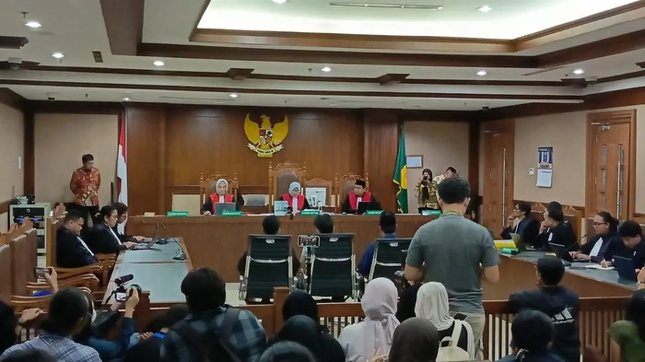 Hakim Tolak Eksepsi Terdakwa Kasus Hasutan Kericuhan Agustus, Sidang Lanjut Hakim Tolak Eksepsi Terdakwa Kasus Hasutan Kericuhan Agustus, Sidang Lanjut