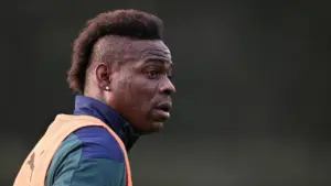 Mario Balotelli Resmi Gabung Al-Ittifaq di Dubai, Teken Kontrak 2,5 Tahun