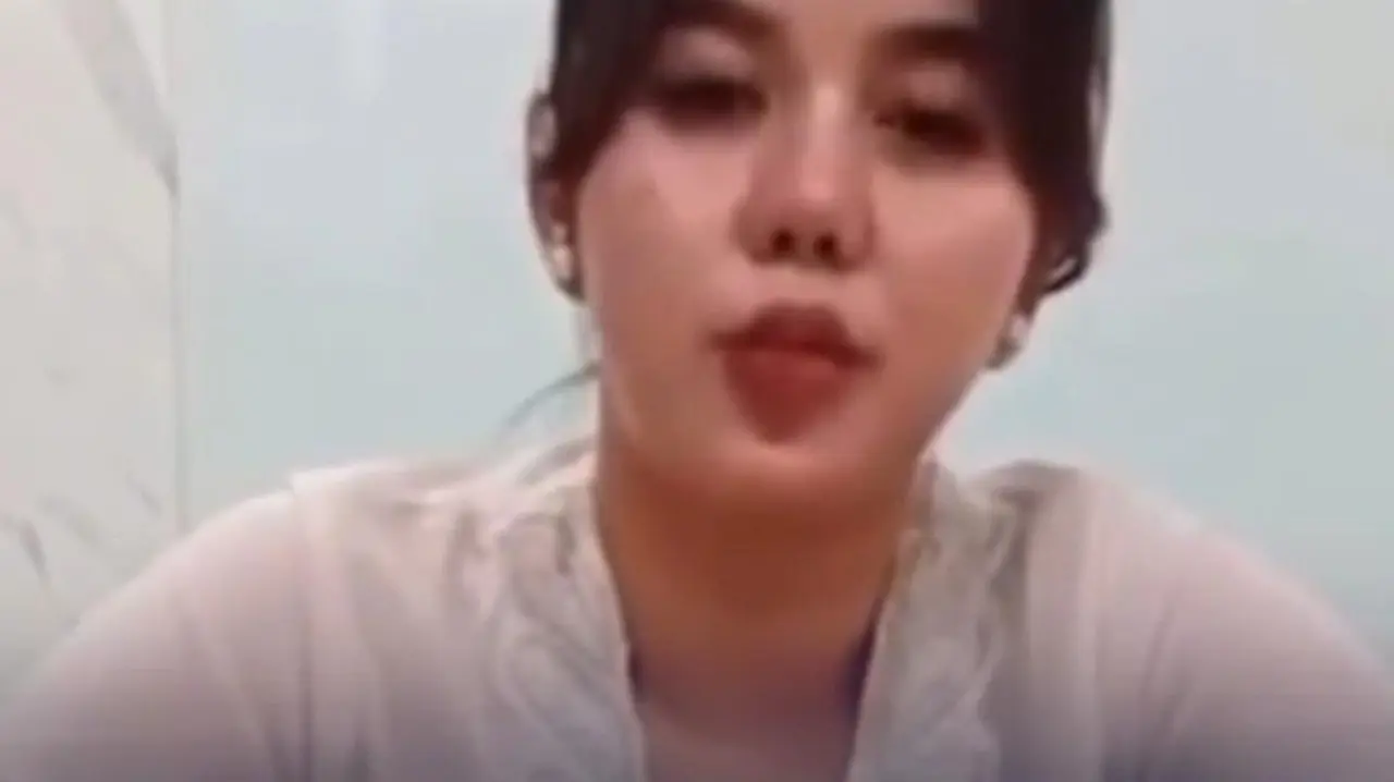 Pramugari Gadungan Khairun Nisa Beraksi, Motifnya Ternyata Demi Senangkan Orang Tua Pramugari Gadungan Khairun Nisa Beraksi, Motifnya Ternyata Demi Senangkan Orang Tua