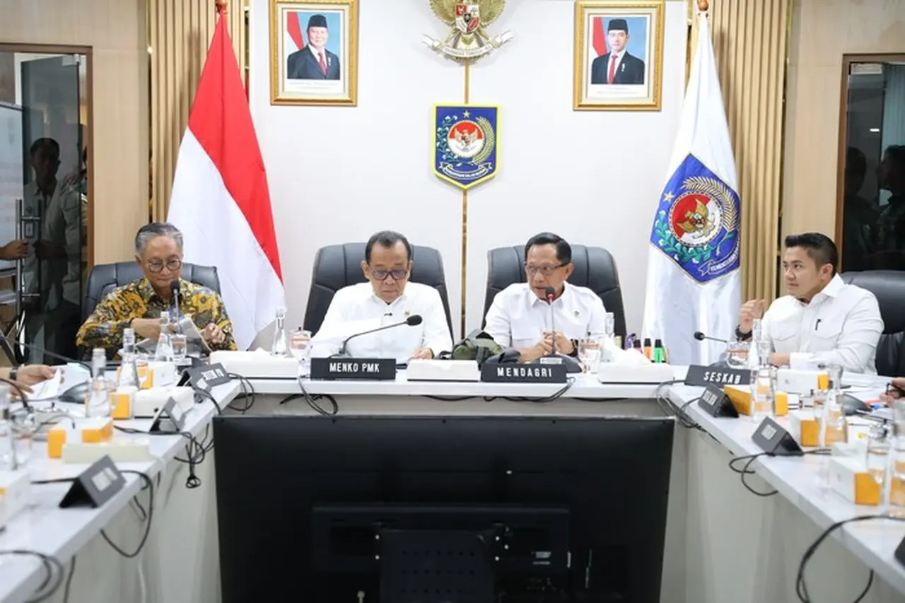Mendagri Tito Karnavian Pimpin Satgas Percepatan Rehabilitasi Pascabencana Aceh, Sumut, dan Sumbar Mendagri Tito Karnavian Pimpin Satgas Percepatan Rehabilitasi Pascabencana Aceh, Sumut, dan Sumbar