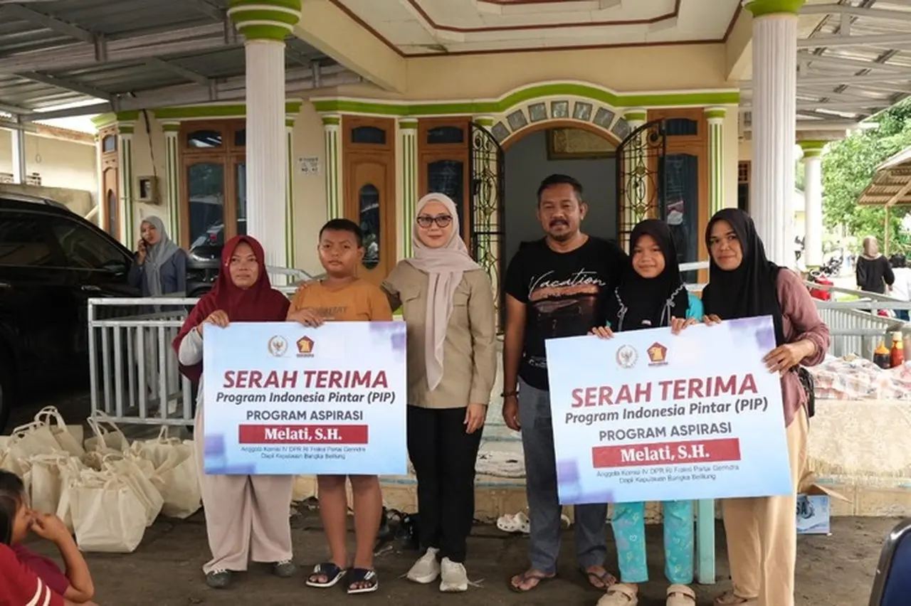 Legislator Gerindra Salurkan PIP, Pastikan Pendidikan Anak Bangsa Tak Terhenti Legislator Gerindra Salurkan PIP, Pastikan Pendidikan Anak Bangsa Tak Terhenti