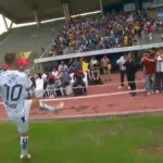 Kitu Diaz ‘Hajar’ Staf Klub dengan Bola Saat Perkenalan di Guayaquil City Kitu Diaz ‘Hajar’ Staf Klub dengan Bola Saat Perkenalan di Guayaquil City