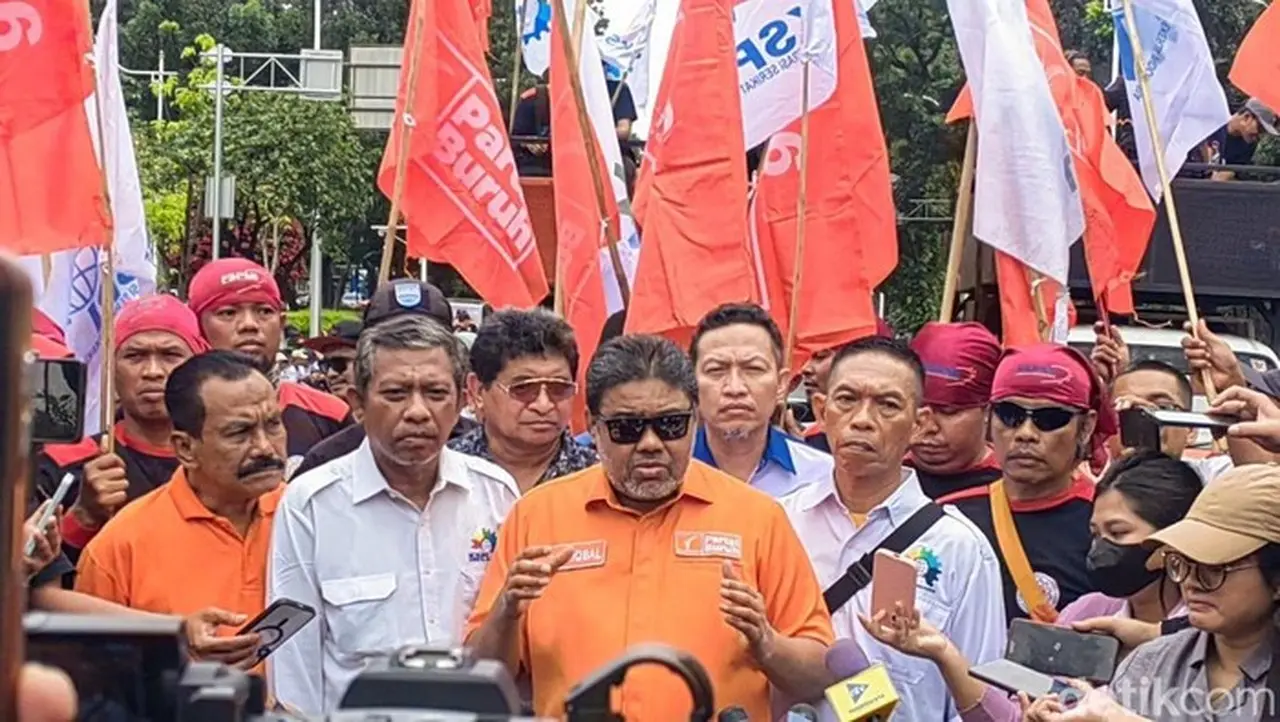 Buruh Jakarta Protes UMP 2026, Said Iqbal: Kalah Jauh Dibanding Buruh Panci Karawang