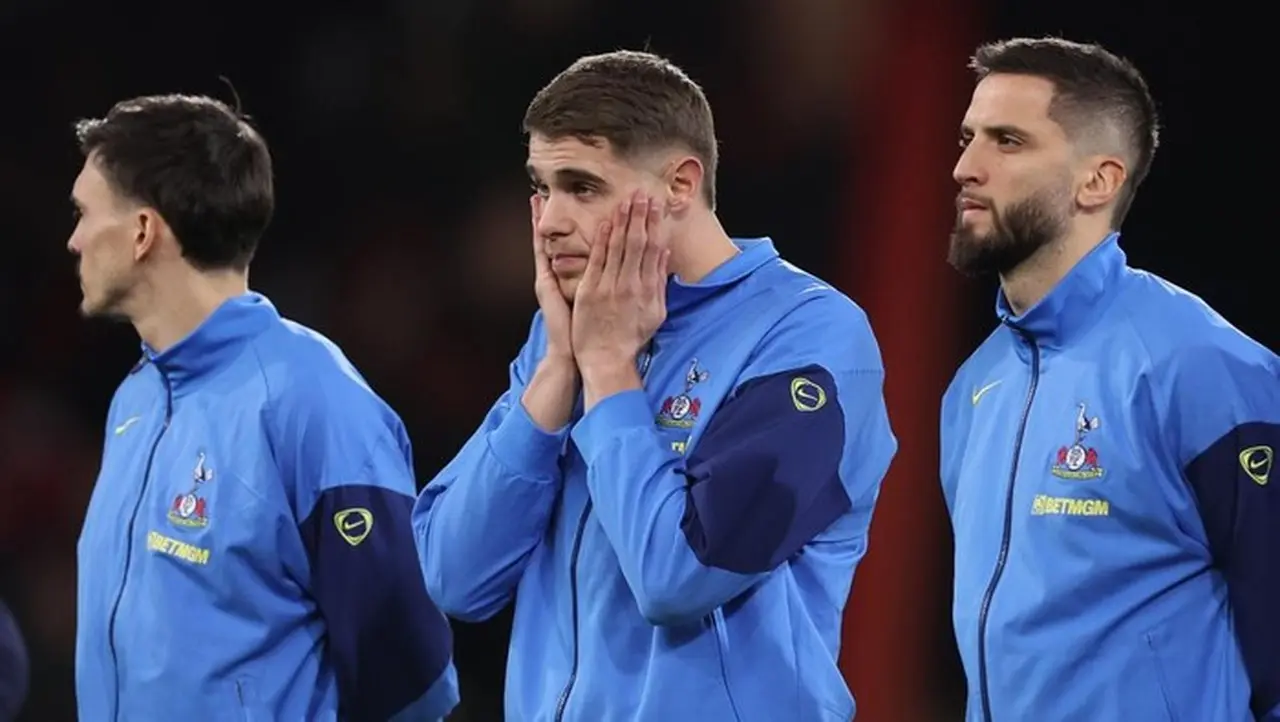 Tottenham Hotspur Dihantam Krisis: Pemain Ribut dengan Fans, Kritik Manajemen Tottenham Hotspur Dihantam Krisis: Pemain Ribut dengan Fans, Kritik Manajemen