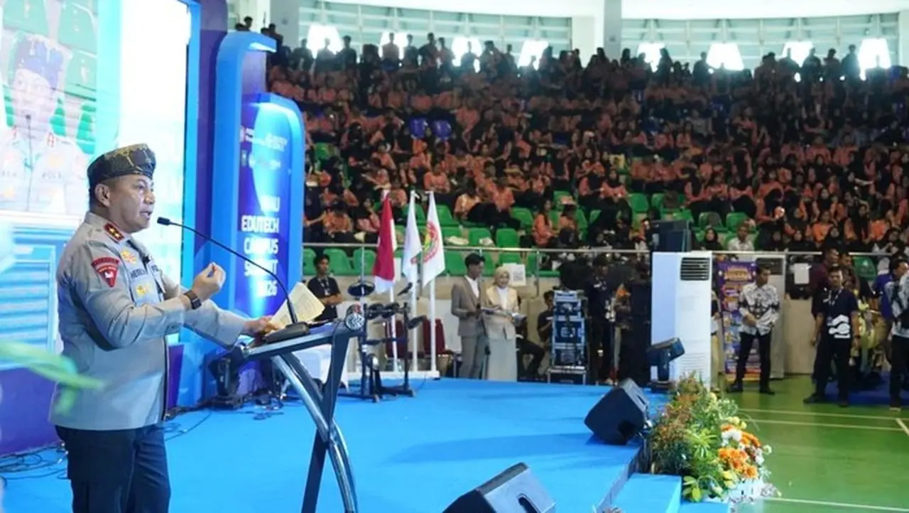 Kapolda Riau: Perlindungan Hukum Guru Krusial untuk Wajah Pendidikan Berkualitas Kapolda Riau: Perlindungan Hukum Guru Krusial untuk Wajah Pendidikan Berkualitas