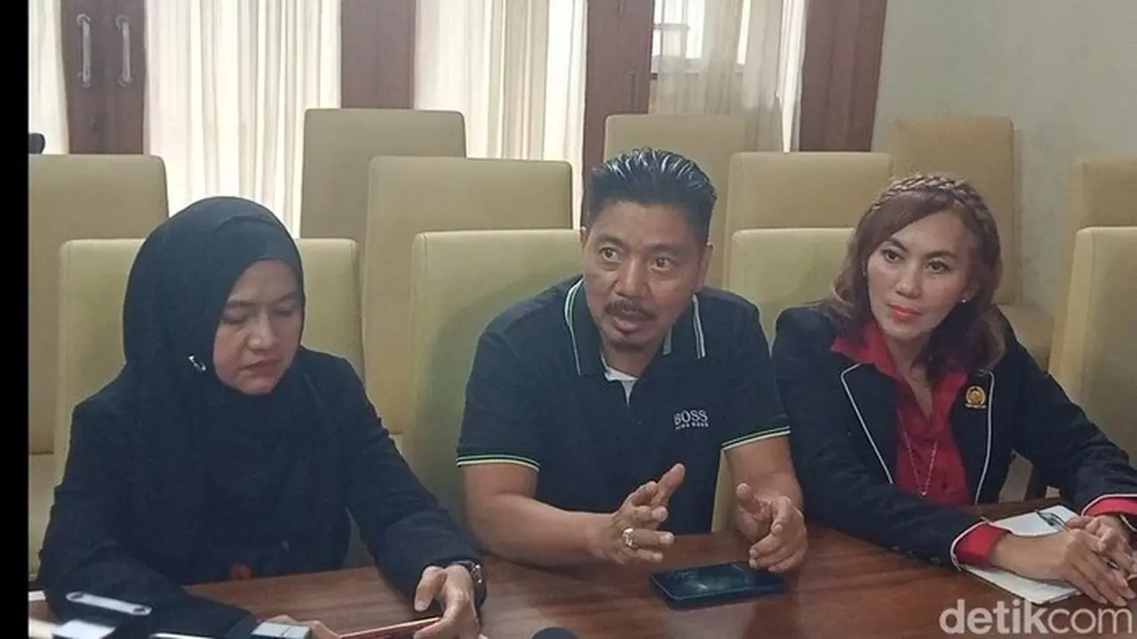 Adly Fairuz Digugat Rp 5 Miliar, Diduga Gunakan Nama ‘Jenderal’ untuk Yakinkan Korban Adly Fairuz Digugat Rp 5 Miliar, Diduga Gunakan Nama ‘Jenderal’ untuk Yakinkan Korban