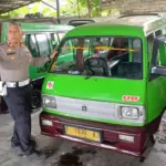 Angkot Bogor Ugal-ugalan Tabrak Ojol, Sopir Kabur dan Kini Diburu Polisi