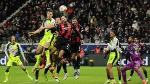 Drama 6 Gol di Deutsche Bank Park: Eintracht Frankfurt dan Dortmund Berbagi Angka 3-3