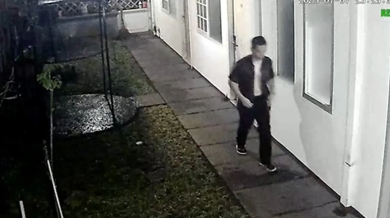 Penyelidikan Kasus Kematian Diplomat Arya Daru Dihentikan, Keluarga Pertanyakan Alasan ‘Belum Ditemukan’ Penyelidikan Kasus Kematian Diplomat Arya Daru Dihentikan, Keluarga Pertanyakan Alasan ‘Belum Ditemukan’