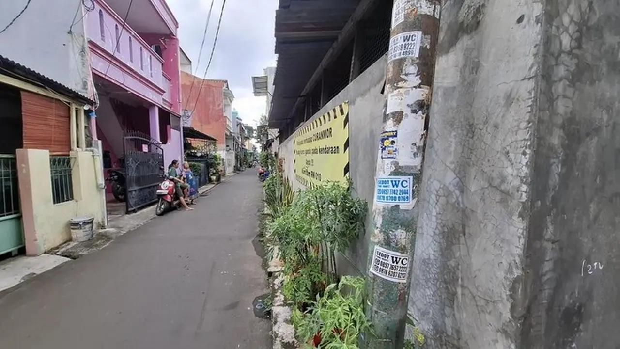 Tradisi Unik Ronda Malam: Pukulan Tiang Listrik Jadi Penanda Keamanan di Cengkareng Tradisi Unik Ronda Malam: Pukulan Tiang Listrik Jadi Penanda Keamanan di Cengkareng
