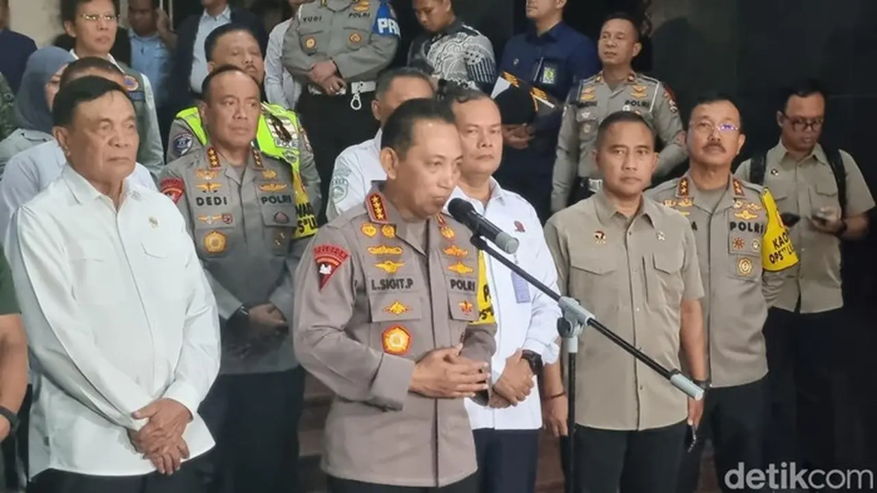 Kapolri: Mayoritas Warga Patuhi Imbauan, Perayaan Tahun Baru Tanpa Kembang Api Kapolri: Mayoritas Warga Patuhi Imbauan, Perayaan Tahun Baru Tanpa Kembang Api
