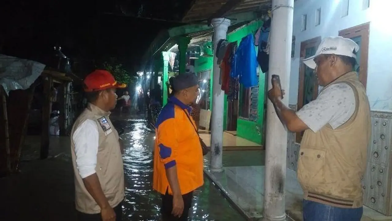Banjir Bandang Terjang Sumberasih Probolinggo, Air Capai 1 Meter Rendam 3 Desa Banjir Bandang Terjang Sumberasih Probolinggo, Air Capai 1 Meter Rendam 3 Desa