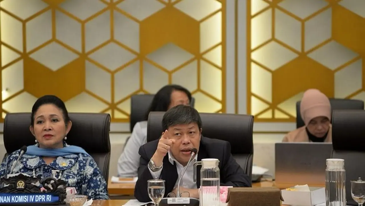 Warga Manfaatkan Kayu Banjir Sumatera Butuh Payung Hukum, Kata Waka Komisi IV DPR Warga Manfaatkan Kayu Banjir Sumatera Butuh Payung Hukum, Kata Waka Komisi IV DPR