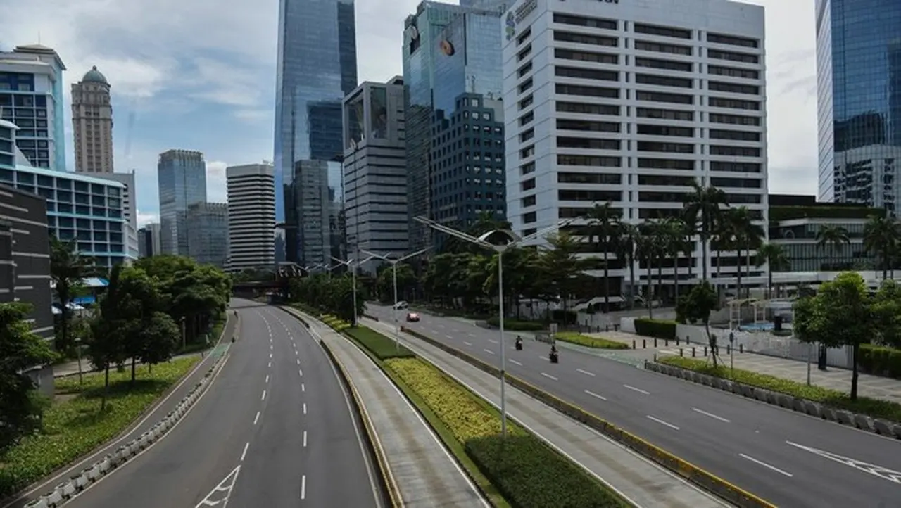 Gubernur DKI Jakarta Tegaskan Larangan Lapak UMKM di Trotoar Sudirman Gubernur DKI Jakarta Tegaskan Larangan Lapak UMKM di Trotoar Sudirman