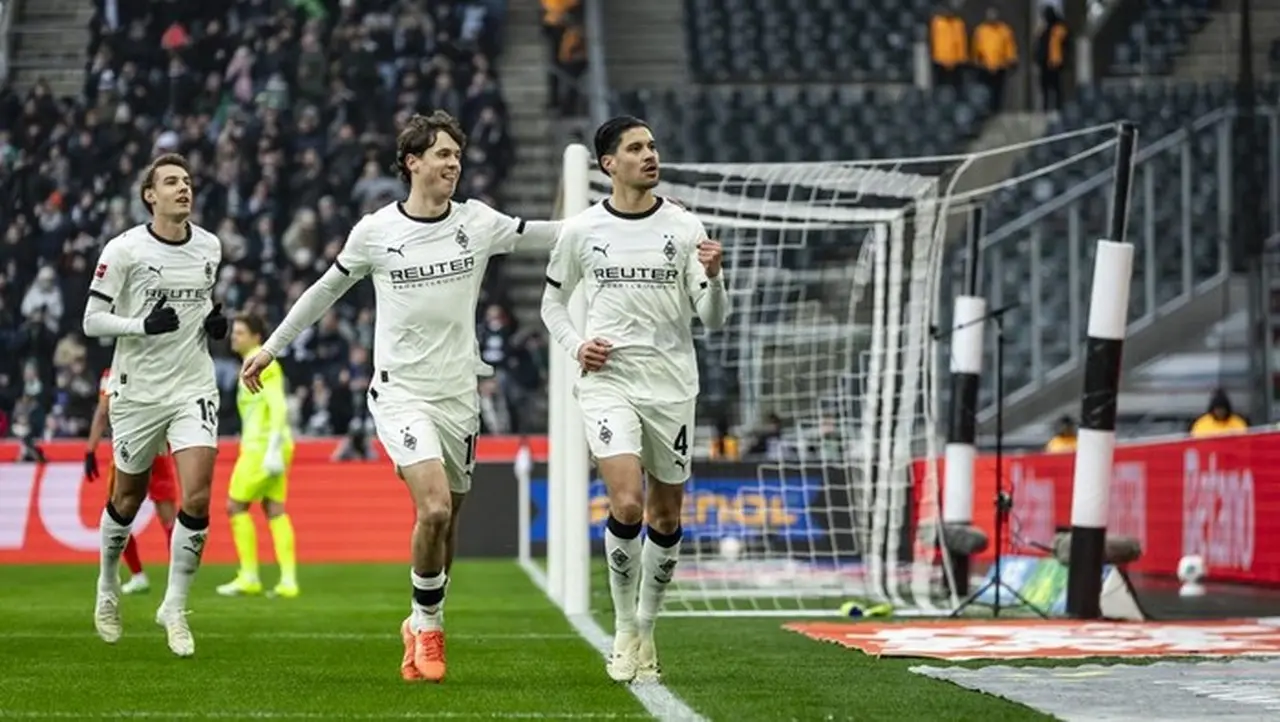 Borussia Moenchengladbach Pesta Gol 4-0 atas Augsburg, Kevin Diks Cetak Gol Debut Borussia Moenchengladbach Pesta Gol 4-0 atas Augsburg, Kevin Diks Cetak Gol Debut