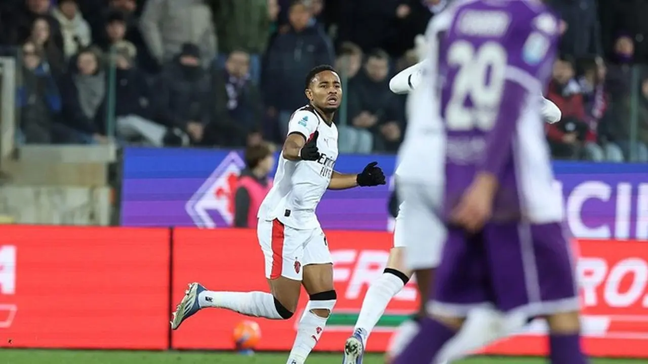 Imbang 1-1 Lawan Fiorentina, Gol Nkunku di Menit Akhir Selamatkan AC Milan dari Kekalahan