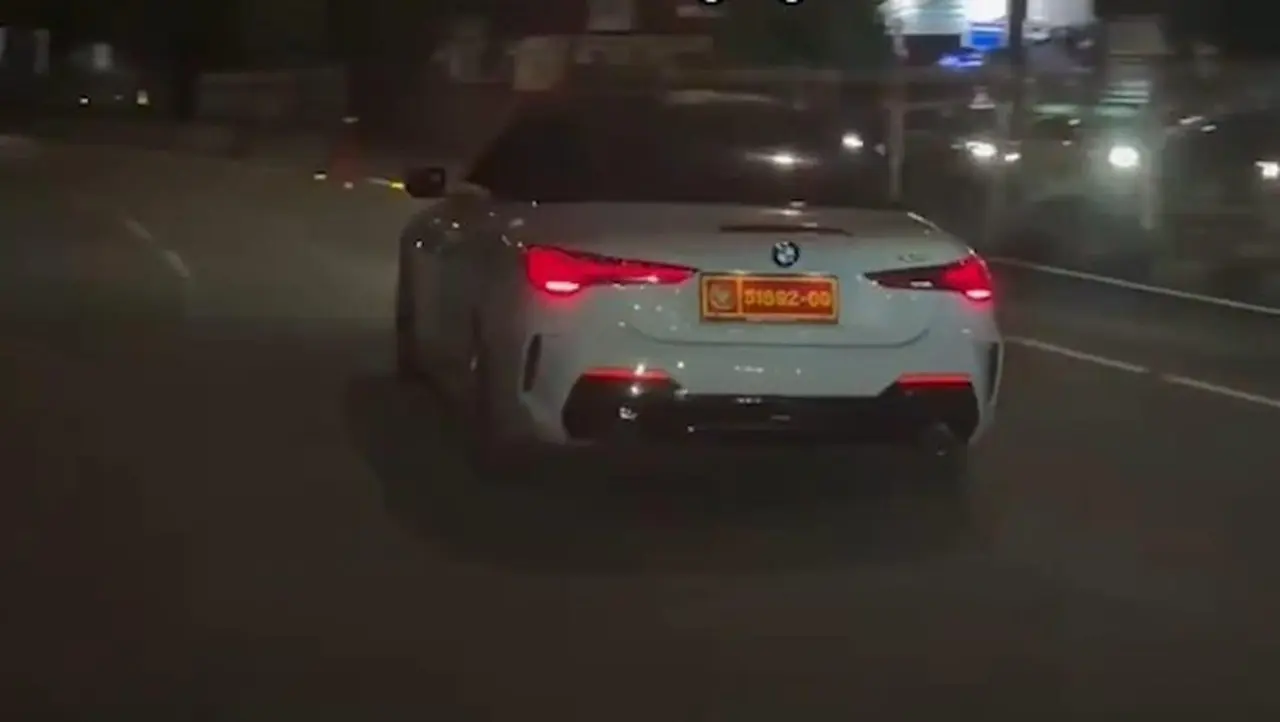BMW Berpelat Dinas Palsu Beredar, Kementerian Pertahanan Tegaskan Tak Pernah Beri Izin BMW Berpelat Dinas Palsu Beredar, Kementerian Pertahanan Tegaskan Tak Pernah Beri Izin