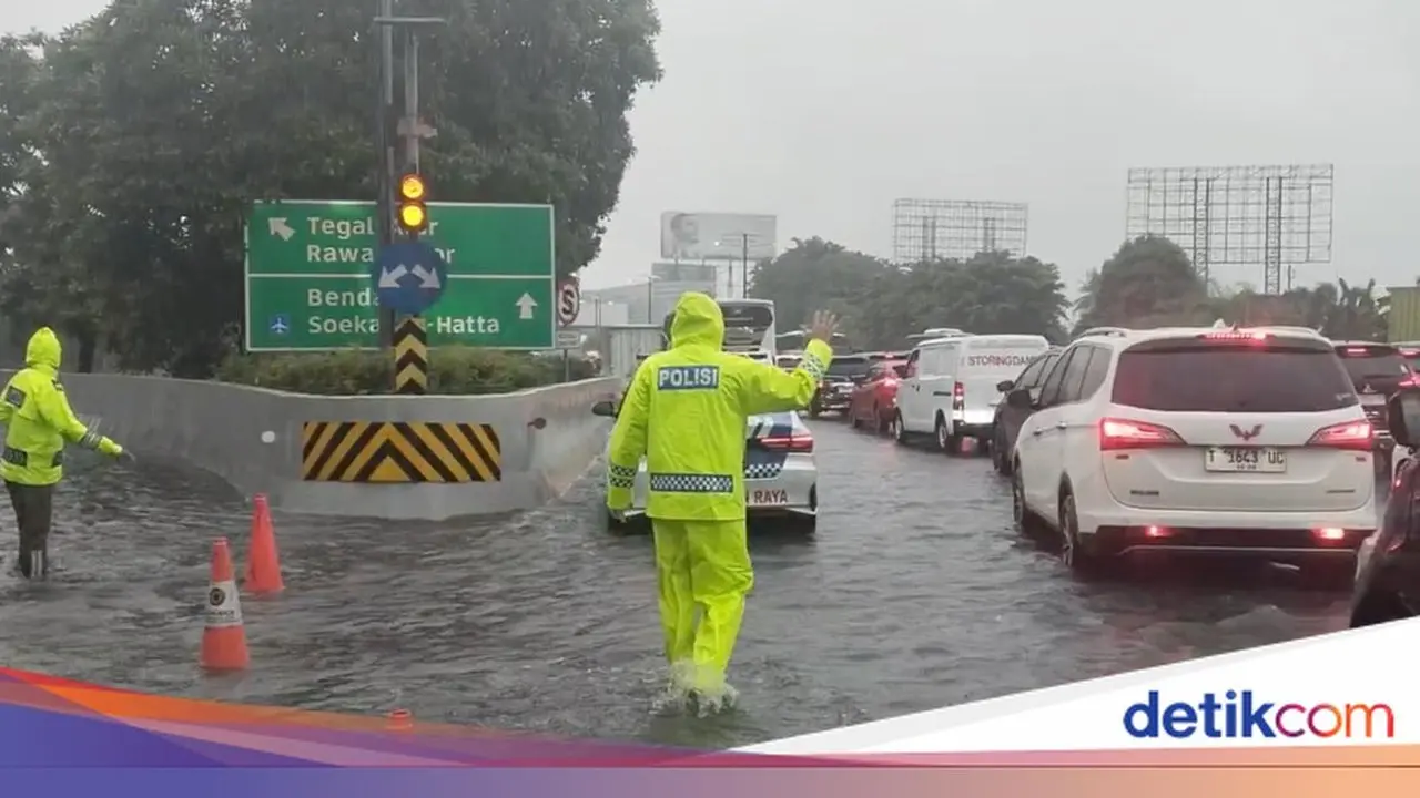 Tol Sedyatmo Terendam Banjir Akibat Hujan Deras, Ketinggian Air Capai 60 Cm
