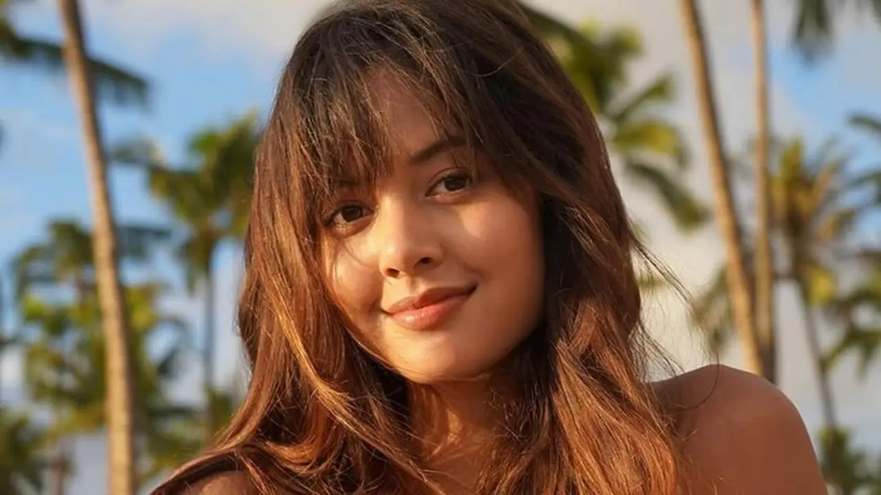 Aurelie Moeremans Rilis Buku Digital ‘Broken Strings’, Ungkap Kisah Kelam Jadi Korban Grooming Remaja Aurelie Moeremans Rilis Buku Digital ‘Broken Strings’, Ungkap Kisah Kelam Jadi Korban Grooming Remaja