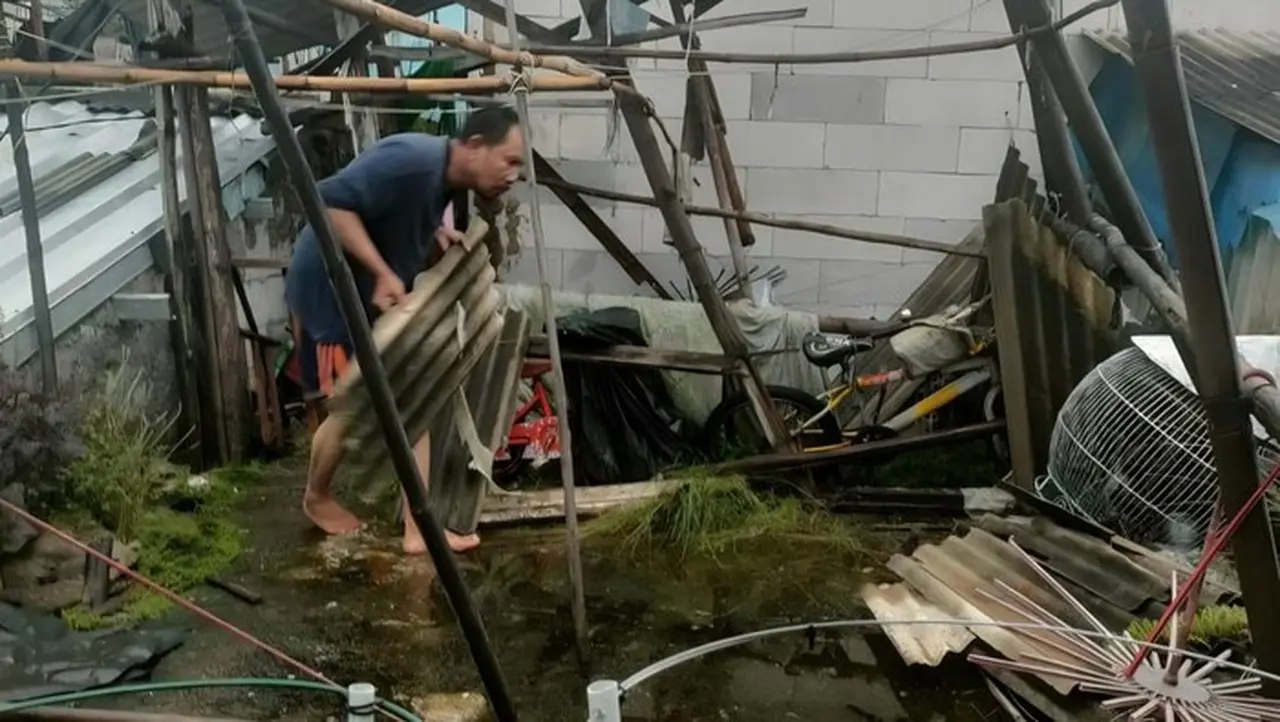 Atap Rumah Ambruk Diterjang Hujan Deras, BPBD Bogor: Bangunan Sudah Rapuh
